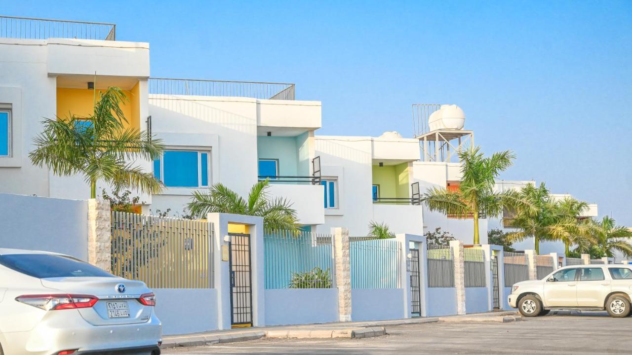 Al Jar - Families Only Resort Rayyis