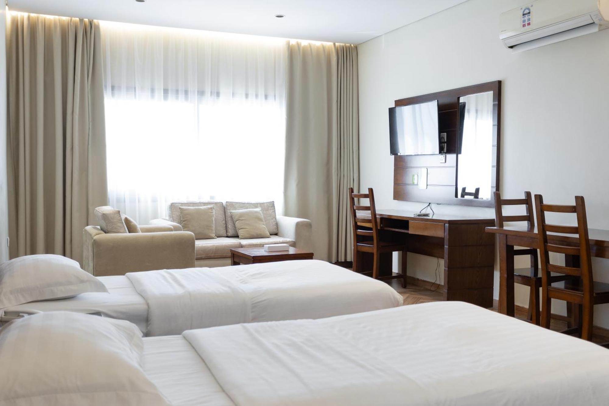 Al Jar - Families Only Resort Rayyis